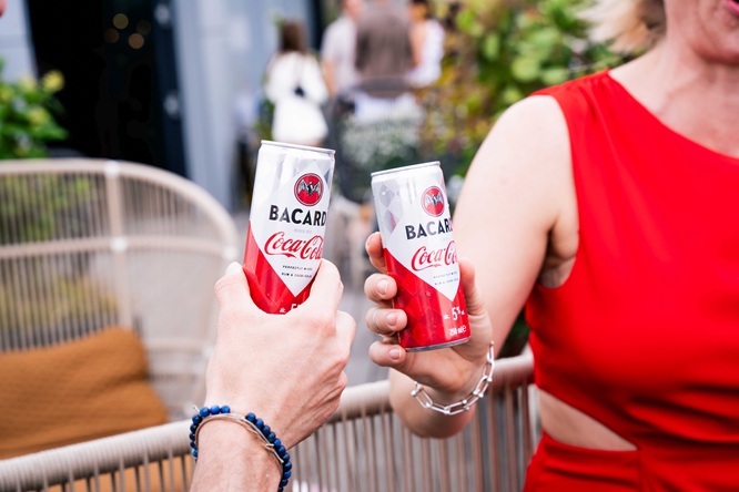 Představení_Bacardi_Coca-Cola_image_I